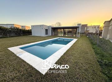 Casa · 150m² · 4 Ambientes · 1 Cochera · Casa en Alquiler en Haras Santa Maria, Escobar, G. B. a. Zona Norte