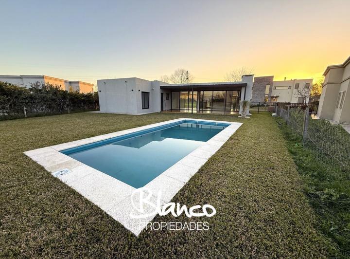 Casa · 150m² · 4 Ambientes · 1 Cochera