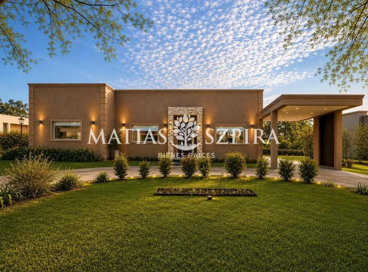 Casa · 215m² · 5 Ambientes · 2 Cocheras