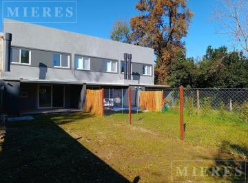 Casa · 140m² · 4 Ambientes · 2 Cocheras · Dúplex en Venta en Village Estrada