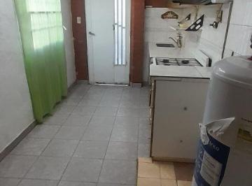 Departamento de 2 ambientes, Morón · Moron Nte 2 Amb Chicos C/patio 10 Cuadras Estacion
