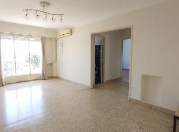 Departamento · 81m² · 3 Ambientes · Venta Depto 3amb Floresta C/renta Permuta Financia