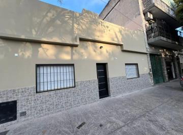 Casa · 152m² · 4 Ambientes · Casa Refaccionada a Nueva 4/5 Amb Quincho Terraza