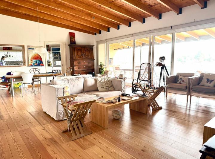 Casa · 240m² · 5 Ambientes
