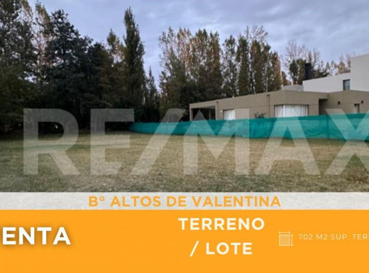 Terreno · 702m²