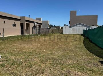 Terreno · 300m² · 149 y 35. Venta de Lote Barrio Cerrado, La Plata