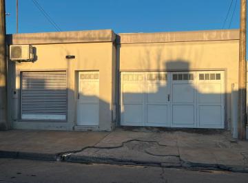 Casa · 119m² · 5 Ambientes · 1 Cochera · Casa 2 Dorm/servicios/apta Credito/central Cordoba