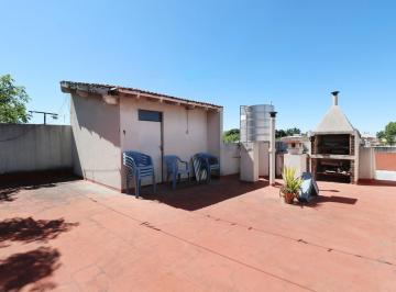 Casa · 454m² · 5 Ambientes · Venta Casa 5 Ambientes - en Floresta - 2 Plantas - Local Comercial - Terraza - Permuta - Financia