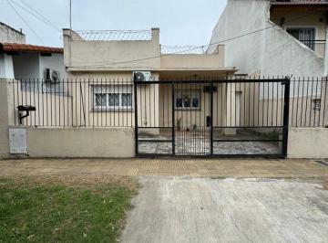 Casa de 3 ambientes, La Matanza · "Alquiler" Casa Lote Propio 3 Amb C/cochera, Quincho, Fondo y Terraza
