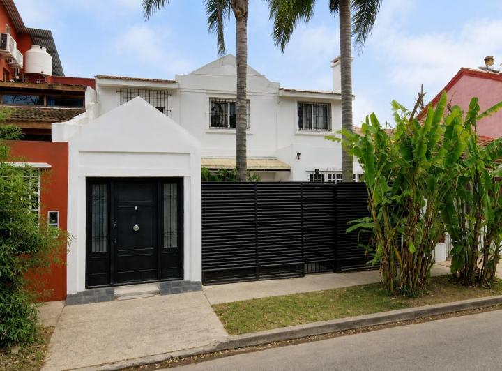 Casa · 170m² · 6 Ambientes · 1 Cochera