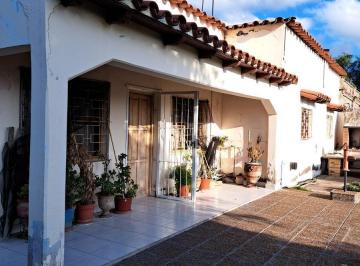 Casa · 400m² · 5 Ambientes · 1 Cochera · Finca en Venta con Produccion y Vivienda