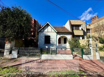 Casa · 110m² · 4 Ambientes · 1 Cochera · Casa en Alquiler Vicente Lopez