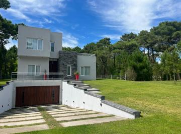 Casa · 310m² · 5 Ambientes · 2 Cocheras · Casa en Alquiler Pinamar Alamos