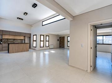 Casa · 135m² · 4 Ambientes · 2 Cocheras · Casa en Venta - 3 Dorm., Jardin, Galeria y Piscina - Don Mateo, Funes
