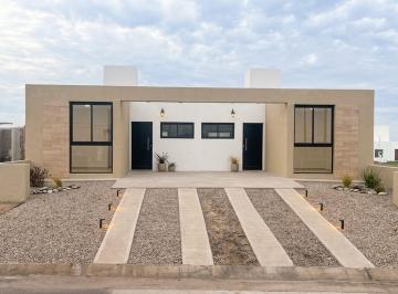 Casa · 75m² · 6 Ambientes · 1 Cochera · Duplex 2 Dorm Docta Entrega 65.000 y Cuotas Fijas