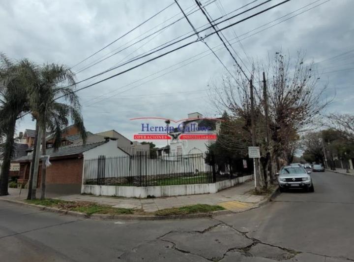 Casa · 300m² · 8 Ambientes