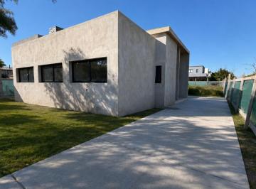 Casa · 111m² · 6 Ambientes · 3 Cocheras · Venta Casa a Estrenar 3 Dorm. Pilar del Este