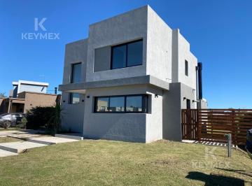 Casa · 150m² · 6 Ambientes · 2 Cocheras · Casa Venta - Santa Elena - Pilar del Este - Zelaya