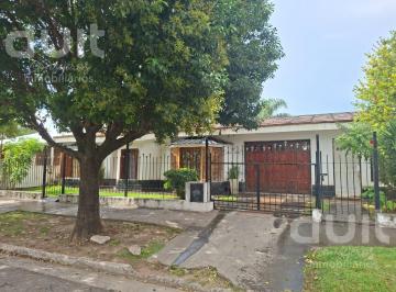 Casa · 180m² · 6 Ambientes · 2 Cocheras · Casa en Venta en Cerro Norte, a m de Av Donato Alvares