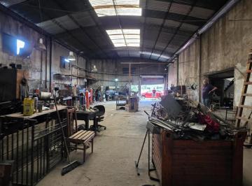 Bodega-Galpón · 350m² · Galpón en Venta o Alquiler Quilmes Oeste