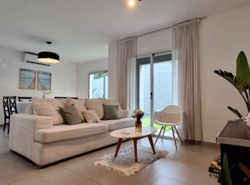 Casa · 100m² · 4 Ambientes · 1 Cochera · Casa en Venta 4 Ambientes Ituzaingó