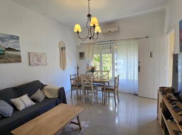 Casa · 90m² · 3 Ambientes · 2 Cocheras · Casa Dos Habitaciones Cochera Planta Baja Venta Castelar