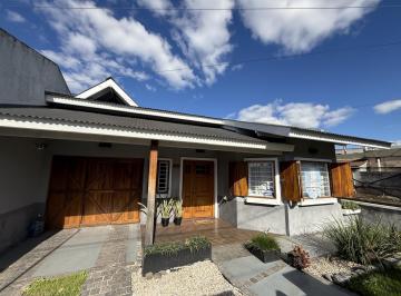 Casa · 150m² · 4 Ambientes · Casa en Venta Burzaco Apta Credito