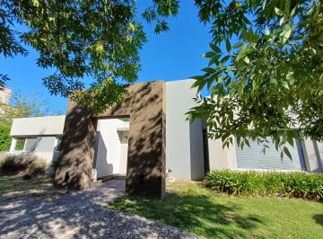 Casa · 160m² · 5 Ambientes · 5 Cocheras · Casa en Venta en Barrio Palmers Cottage