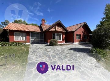 Casa · 885m² · 5 Ambientes · 2 Cocheras · Casa en Venta - Barrio Echeverría del Lago, Canning