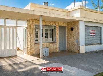 Casa · 157m² · 4 Ambientes · 2 Cocheras · Casa en Las Parejas