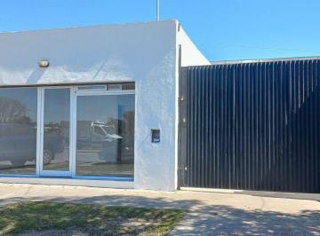 Bodega-Galpón · 135m² · Galpon con Local Comercial