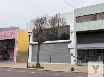 Local comercial · 390m² · 5 Ambientes · Local Comercial 390 m² a Estrenar en Calle 12 - La Plata | 3 Baños, Listo Para A/c