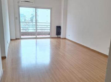 Departamento · 74m² · 3 Ambientes · 1 Cochera · Excelente 3 y 1/2 Ambs con Cochera!
