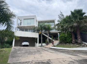 Casa · 340m² · 4 Ambientes · 1 Cochera · Venta Casa 3 Habitaciones en Villa del Lago