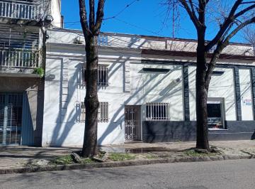 Casa · 179m² · 4 Ambientes · Venta de Casa Tres Dorm. y Local Comercial Rep. Sexta