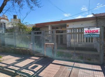 Casa · 127m² · 3 Ambientes · 1 Cochera · Casa en Capitan Bermudez