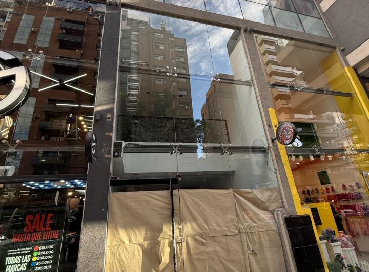 Local comercial · 200m² · 4 Ambientes