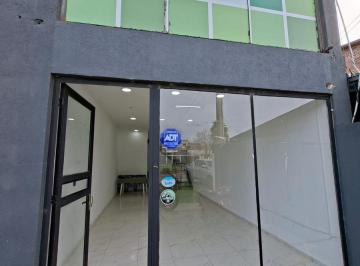 Local comercial · 80m² · 2 Ambientes · Local en Funes