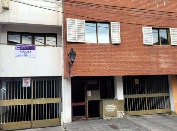 Departamento de 4 ambientes, Salta · Departamento en Alquiler C/ Cochera en Centro
