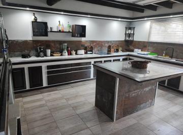 Casa · 1250m² · 3 Dormitorios · 2 Cocheras · Casa en Venta en Anisacate, Excelente Oportunidad