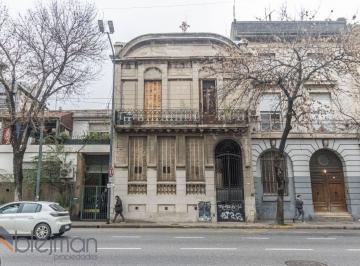 Departamento de 3 ambientes, Balvanera · Departamento Para Reciclar! Venta 3 Ambientes en Edificio Estilo Francés.