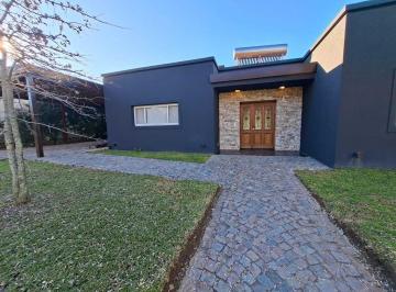 Casa · 230m² · 5 Ambientes · Casa en Alquiler en San Matias - Area 4, San Matias, Escobar