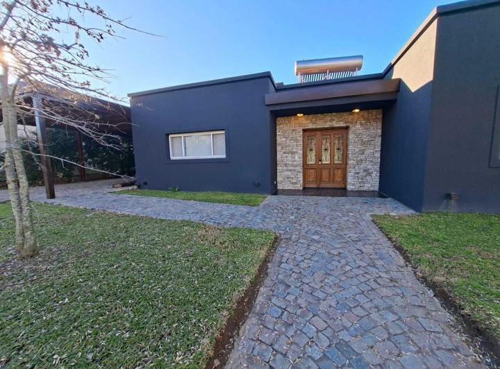 Casa · 230m² · 5 Ambientes