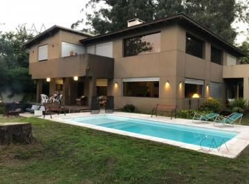 Casa · 400m² · 6 Ambientes · Casa en Alquiler Bosque Peralta Ramos