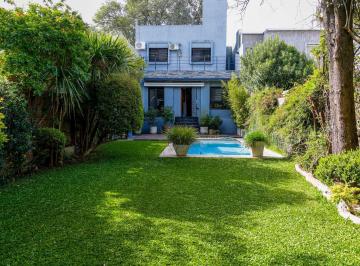Casa · 201m² · 6 Ambientes · 2 Cocheras · Casa 3 Dorm, Pileta y Quincho, Plaza Saenz Peña