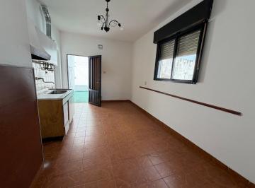 Casa · 55m² · 3 Ambientes · Casa en Planta Alta de 2 Dorm. - Pje. Maspoli 1269