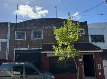 Bodega-Galpón · 300m² · 3 Cocheras · Venta Galpón de 10 X 30 con Entre Piso de 150 Mt en San Fernando