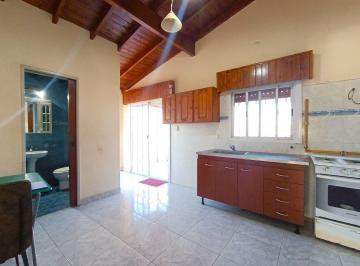 Casa · 177m² · 5 Ambientes · 1 Cochera · Casa 5 Amb Local Cochera Patio Terraza V. Luzuriaga