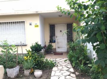 Casa · 107m² · 3 Ambientes · 2 Cocheras · Casa en Venta en Pablo Podesta