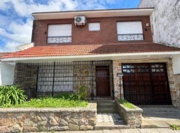Imagen1 · Chalet 4 Ambientes en Barrio Las Avs